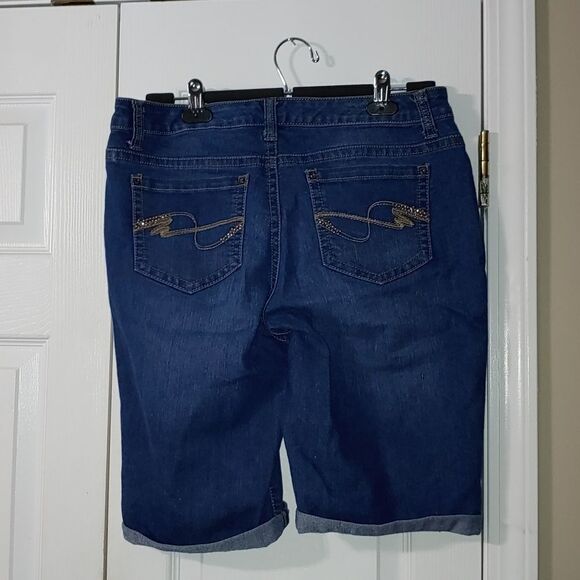 New Directions bermuda Weekend shorts Sz 12 - Picture 3 of 5